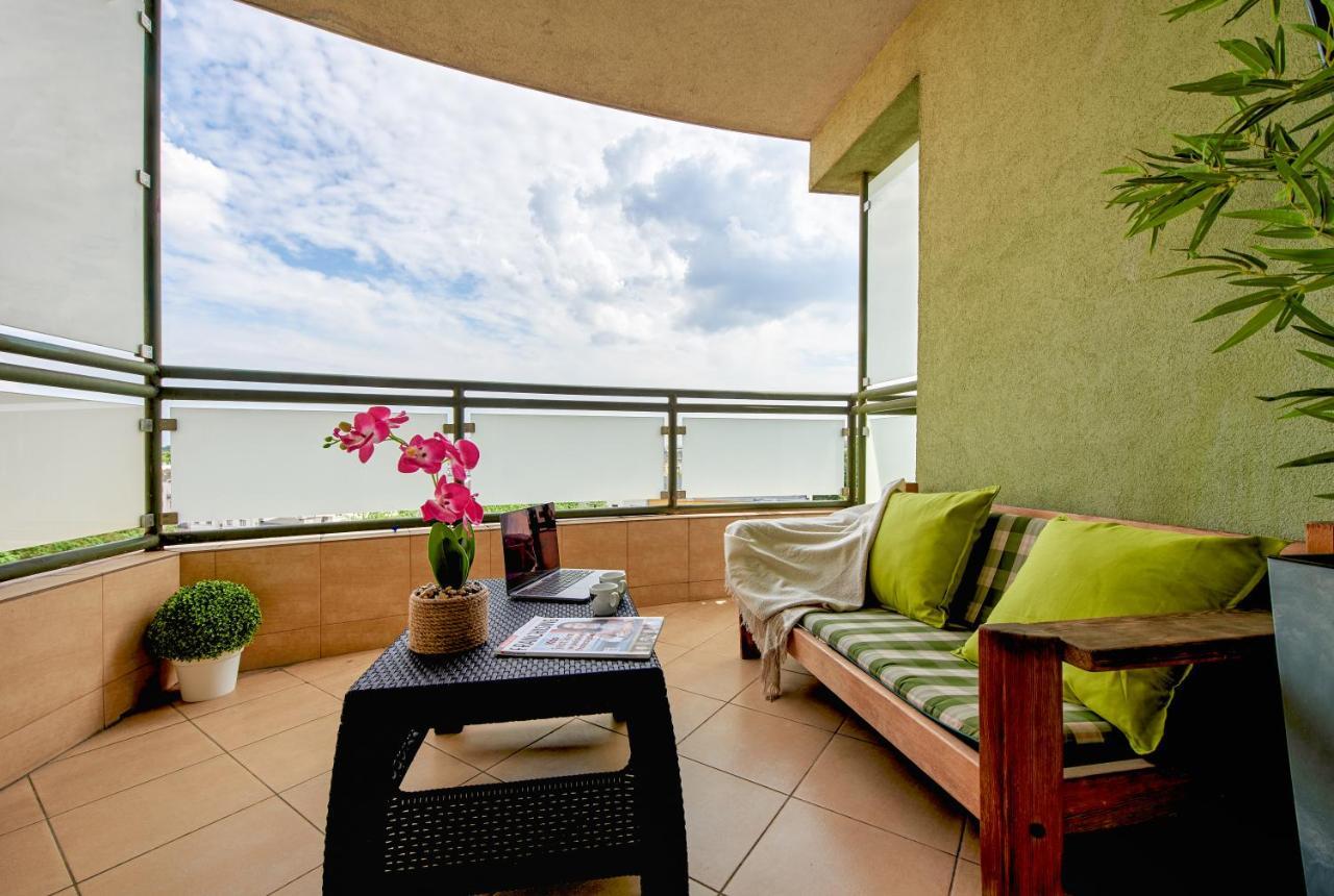 Family Apartment With A Terrace On Aleje Jerozolimskie Varsovie Extérieur photo