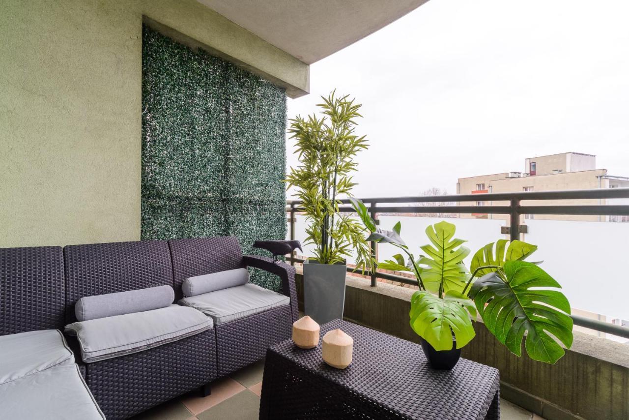 Family Apartment With A Terrace On Aleje Jerozolimskie Varsovie Extérieur photo