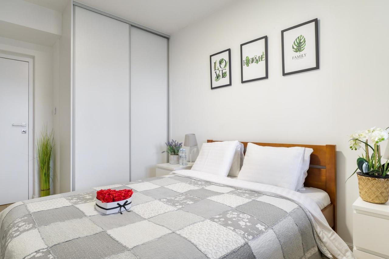 Family Apartment With A Terrace On Aleje Jerozolimskie Varsovie Extérieur photo